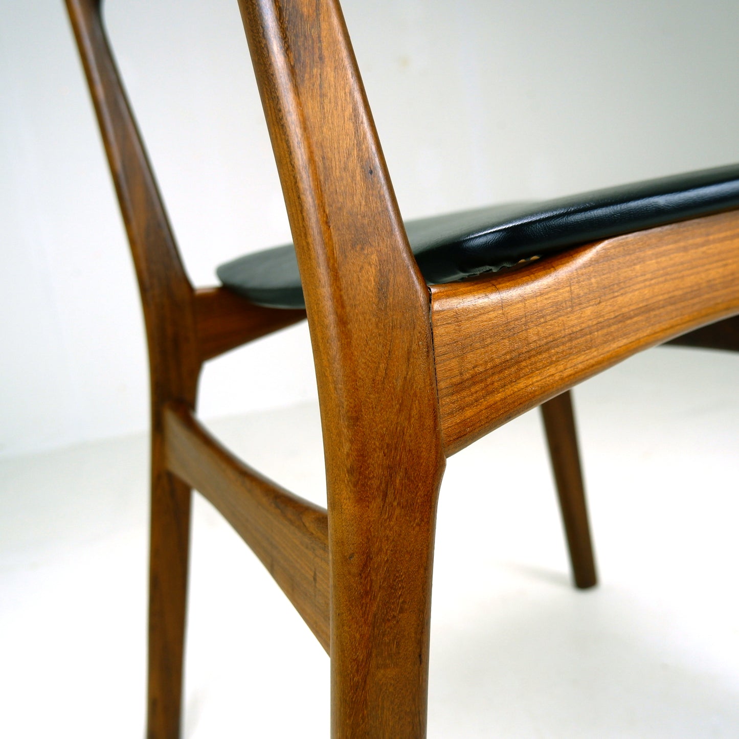 Set 6 Mid Century Dining Chairs - Danish Influance - NEW Black Vinyl Fabric