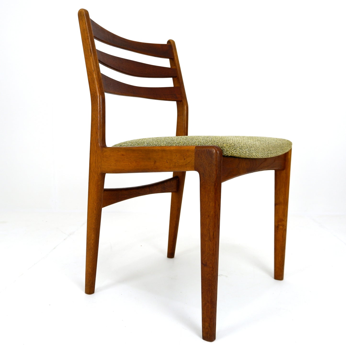 Danish Modern Dining Table and 4 Chairs by Slagelse Møbelvaerk in Teak - Mid Century Modern