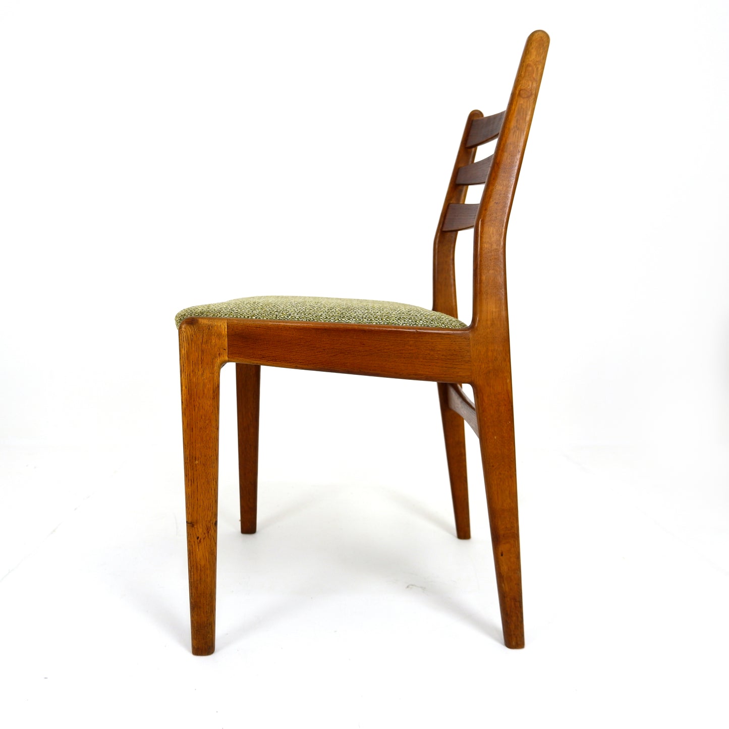 Danish Modern Dining Table and 4 Chairs by Slagelse Møbelvaerk in Teak - Mid Century Modern