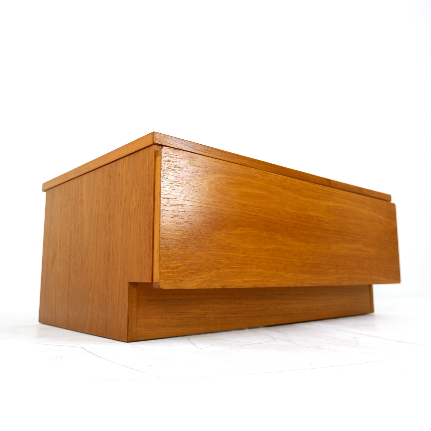 MCM Beaver & Tapley 33 Media/TV Stand in Teak with Draw - Mid Century Modern