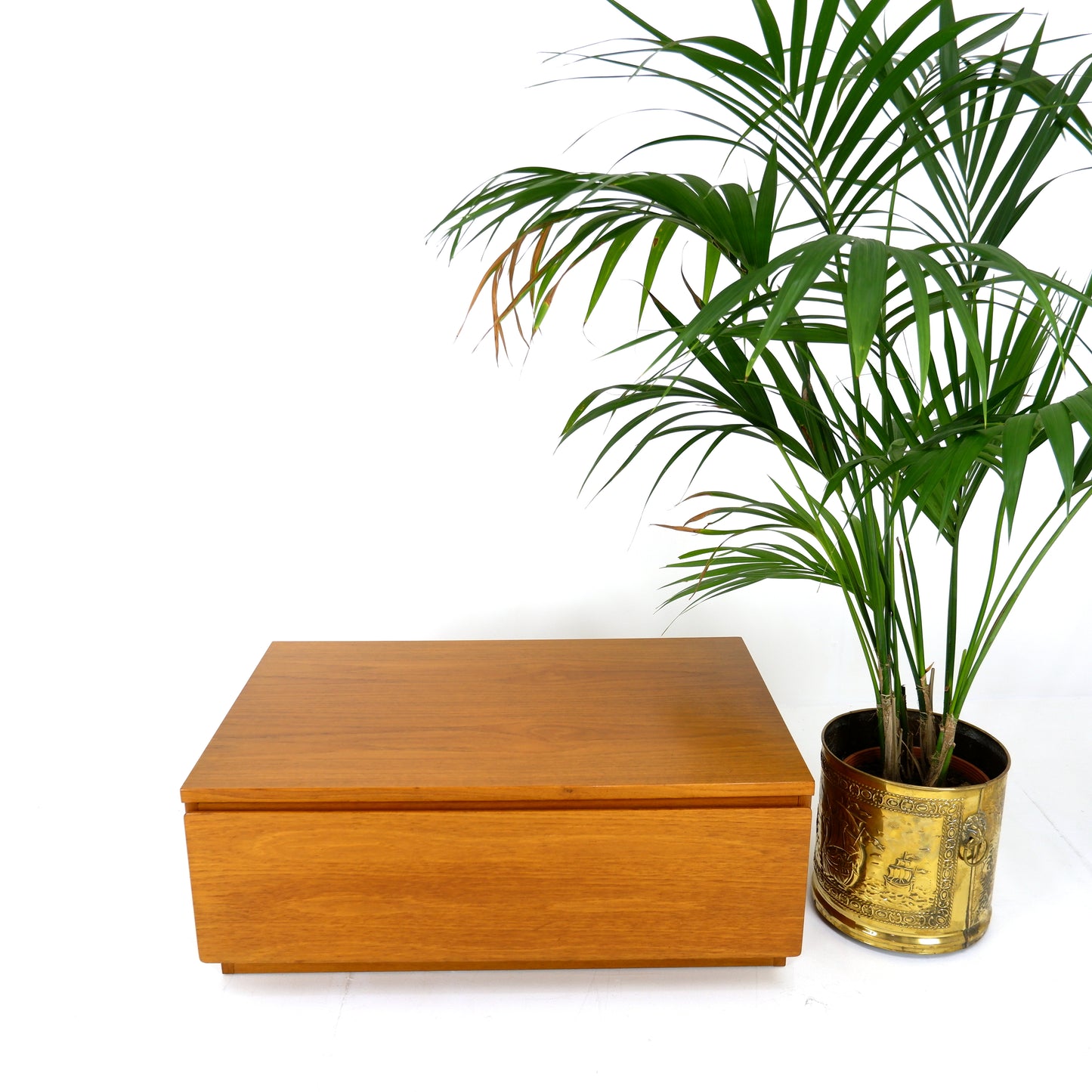 MCM Beaver & Tapley 33 Media/TV Stand in Teak with Draw - Mid Century Modern