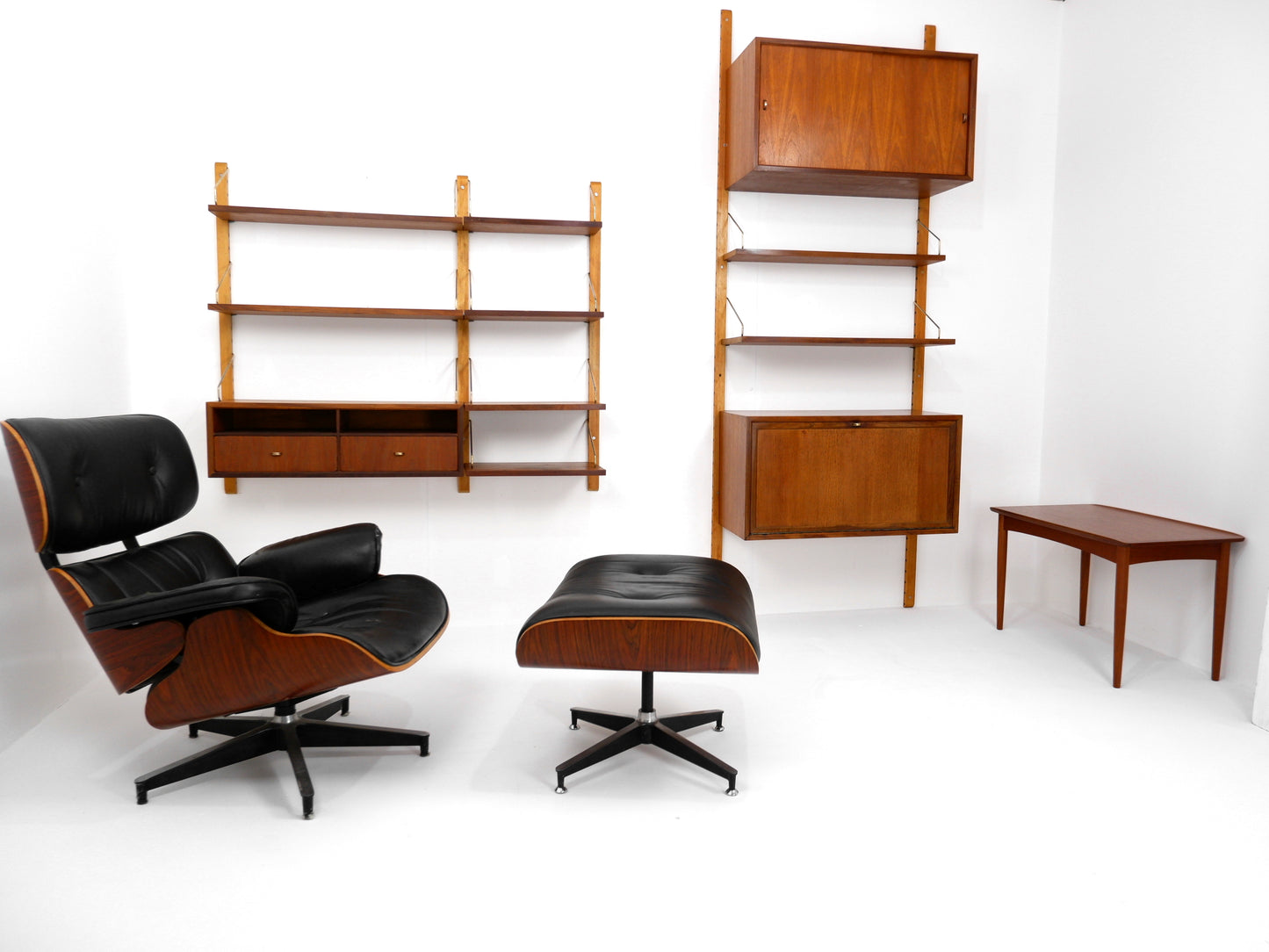 Poul Cadovius Danish Royal System Shelving Wall Unit in Teak - Cocktail/Drinks Cabinet with Bookcase Shelves