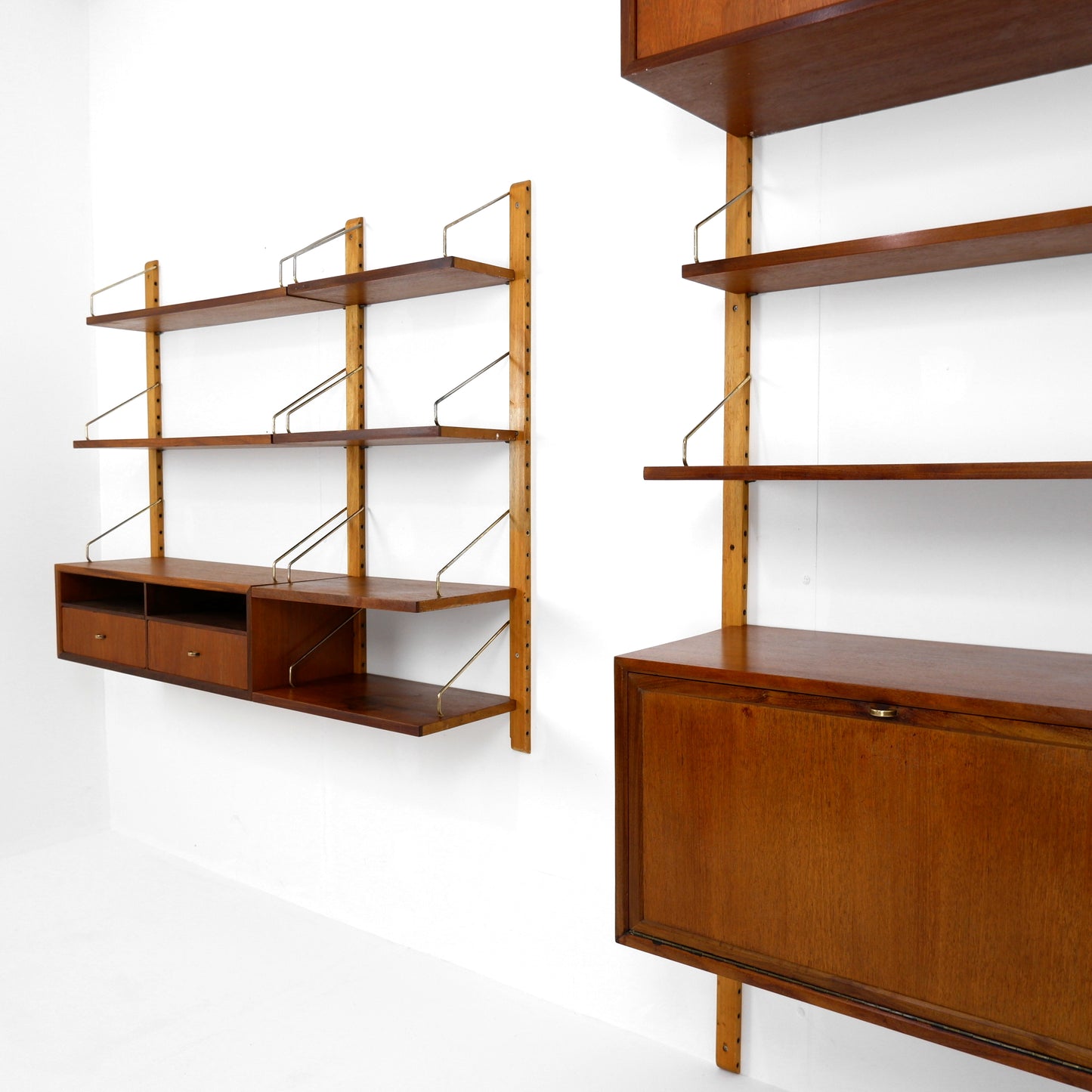 Poul Cadovius Danish Royal System Shelving Wall Unit in Teak - Cocktail/Drinks Cabinet with Bookcase Shelves