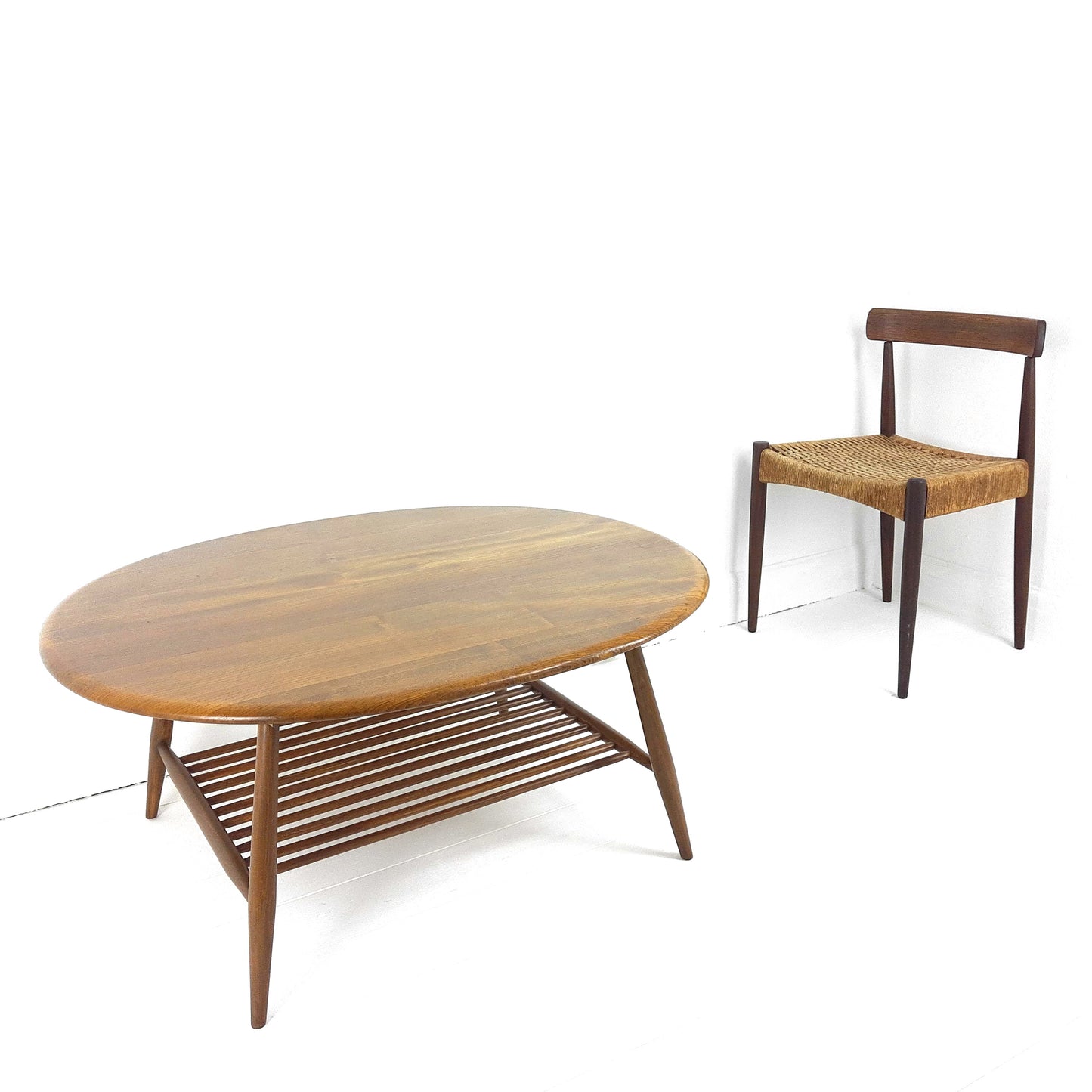 Vintage Ercol Oval Coffee Table with Magazine Rack n.o. 454 Light