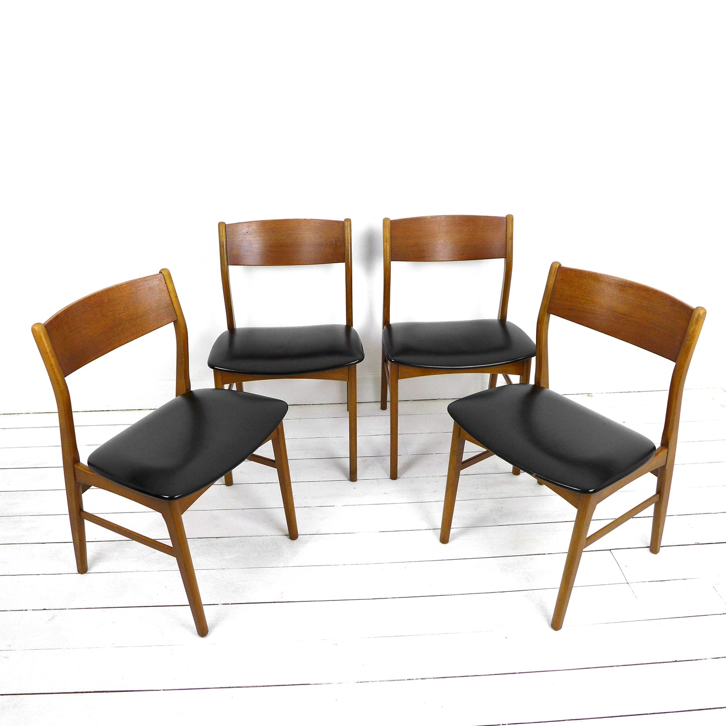 Set 4 Mid Century Dining Chairs in Black Vinyl