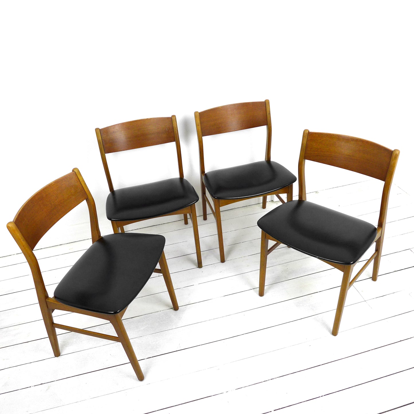 Set 4 Mid Century Dining Chairs in Black Vinyl
