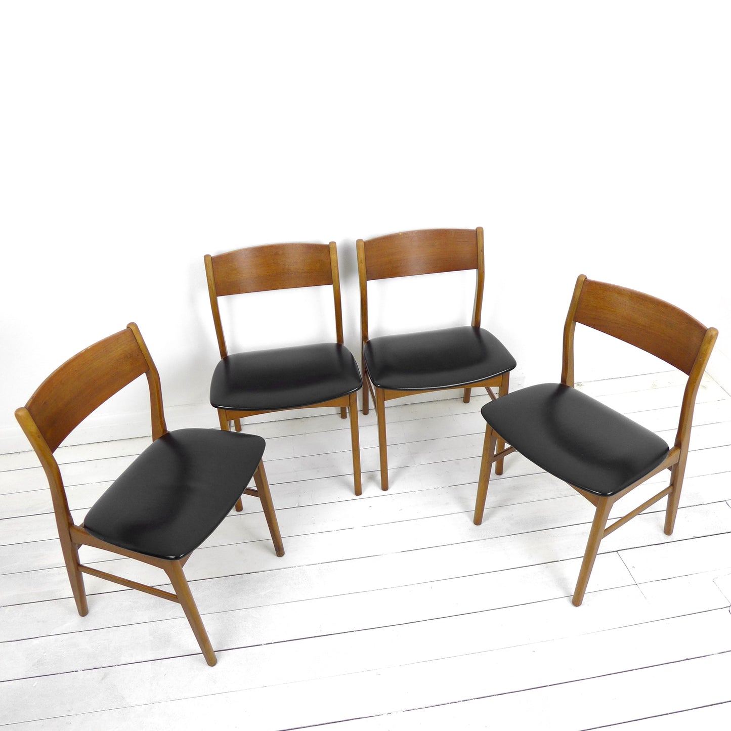 Set 4 Mid Century Dining Chairs in Black Vinyl
