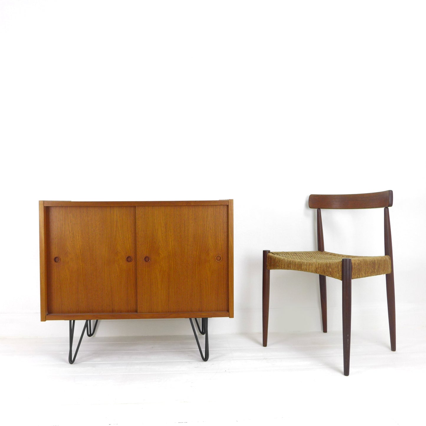 Danish Mid Century Teak Sideboard on Hairpin Legs - Record / Drinks Cabinet / TV Stand Vintage