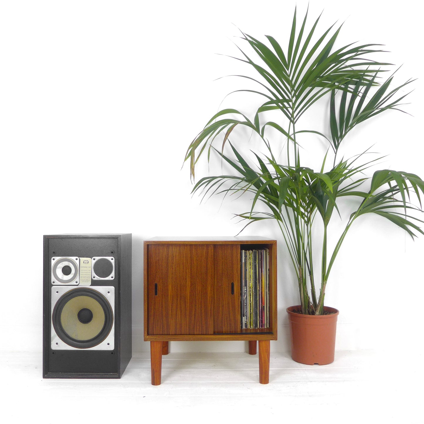 Mid Century Record Cabinet / Media/Record Player/HiFi Stand Filing/Drinks