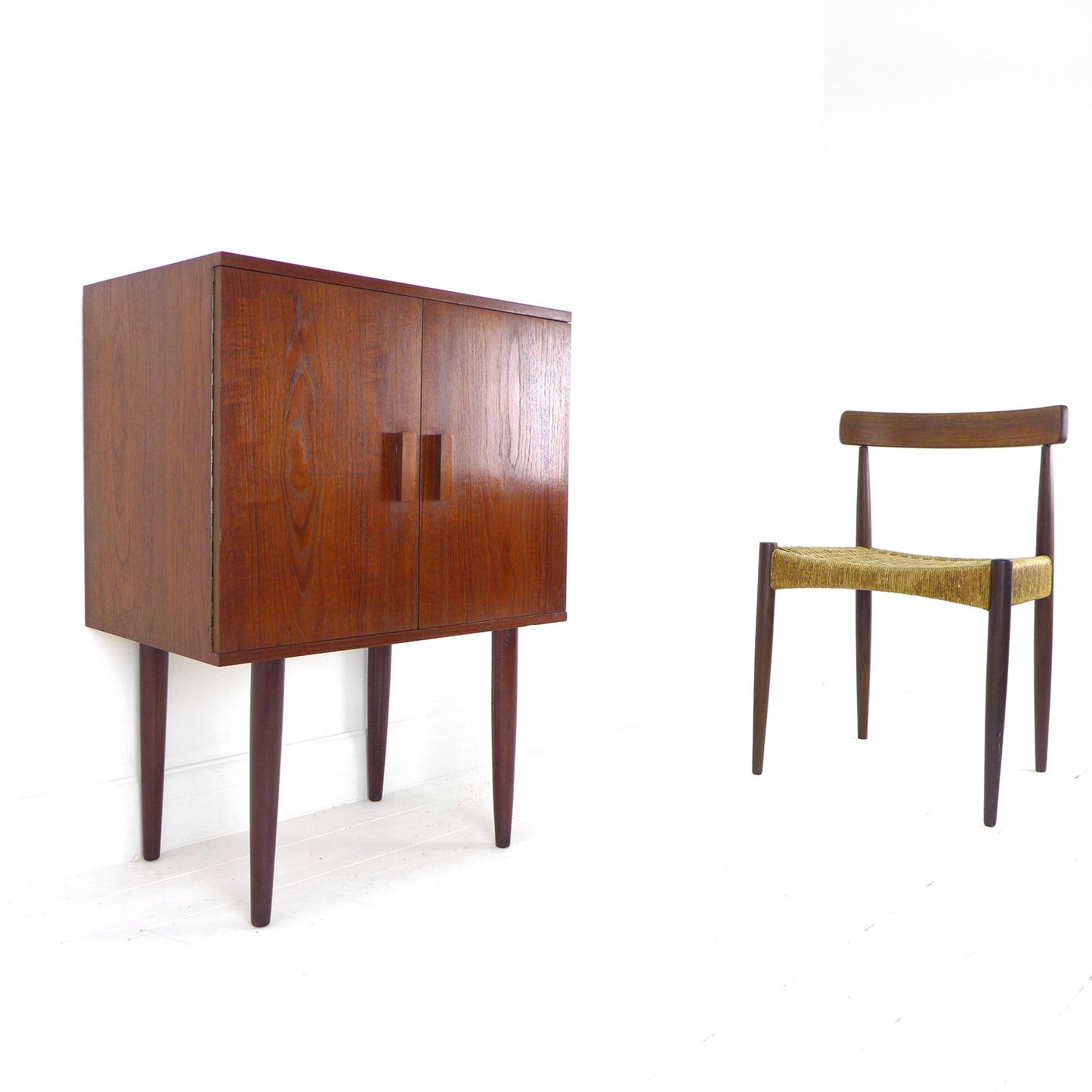 Mid Century Record Cabinet / Drinks Cabinet in Rosewood - Storage/Home Office/Cocktail