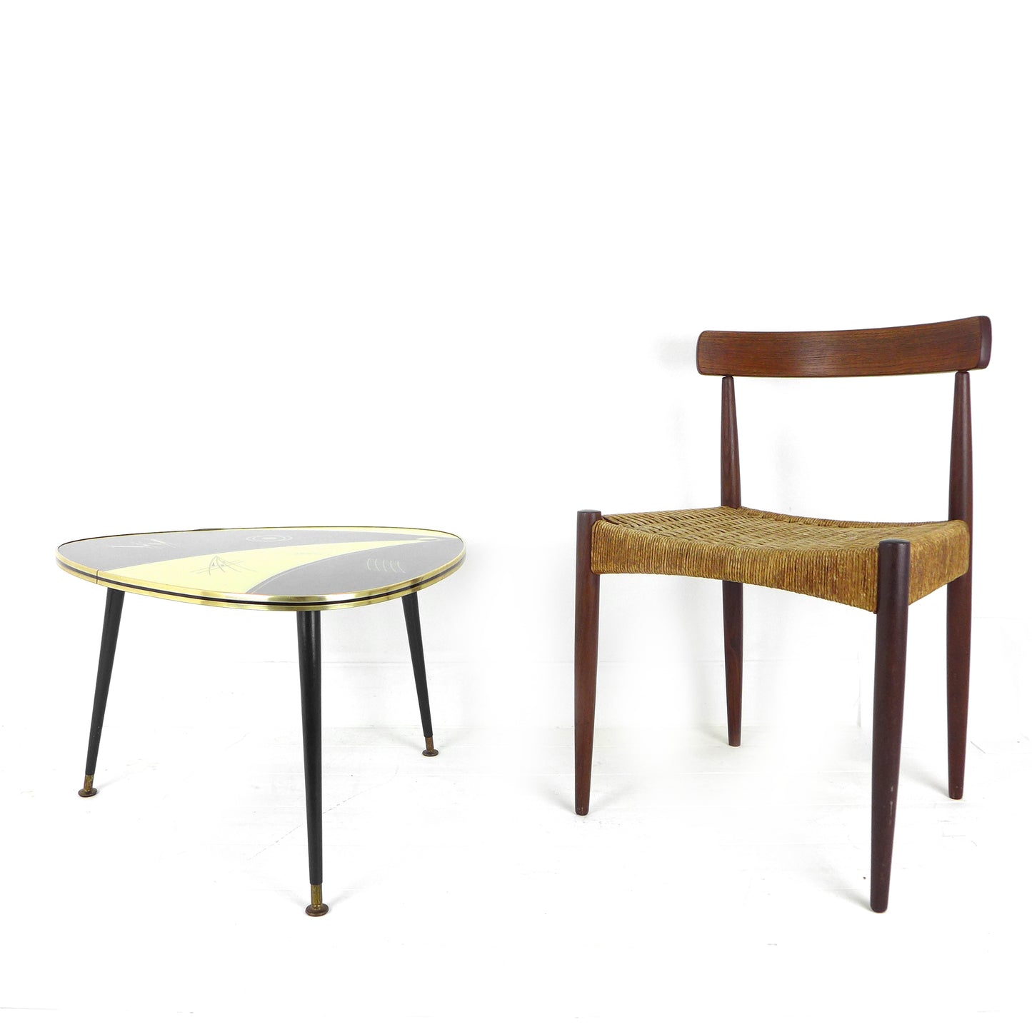 Mid Century Atomic Coffee Table - Tripod Legs - Glass Top - Plant Stand/Lamp/End/Vintage