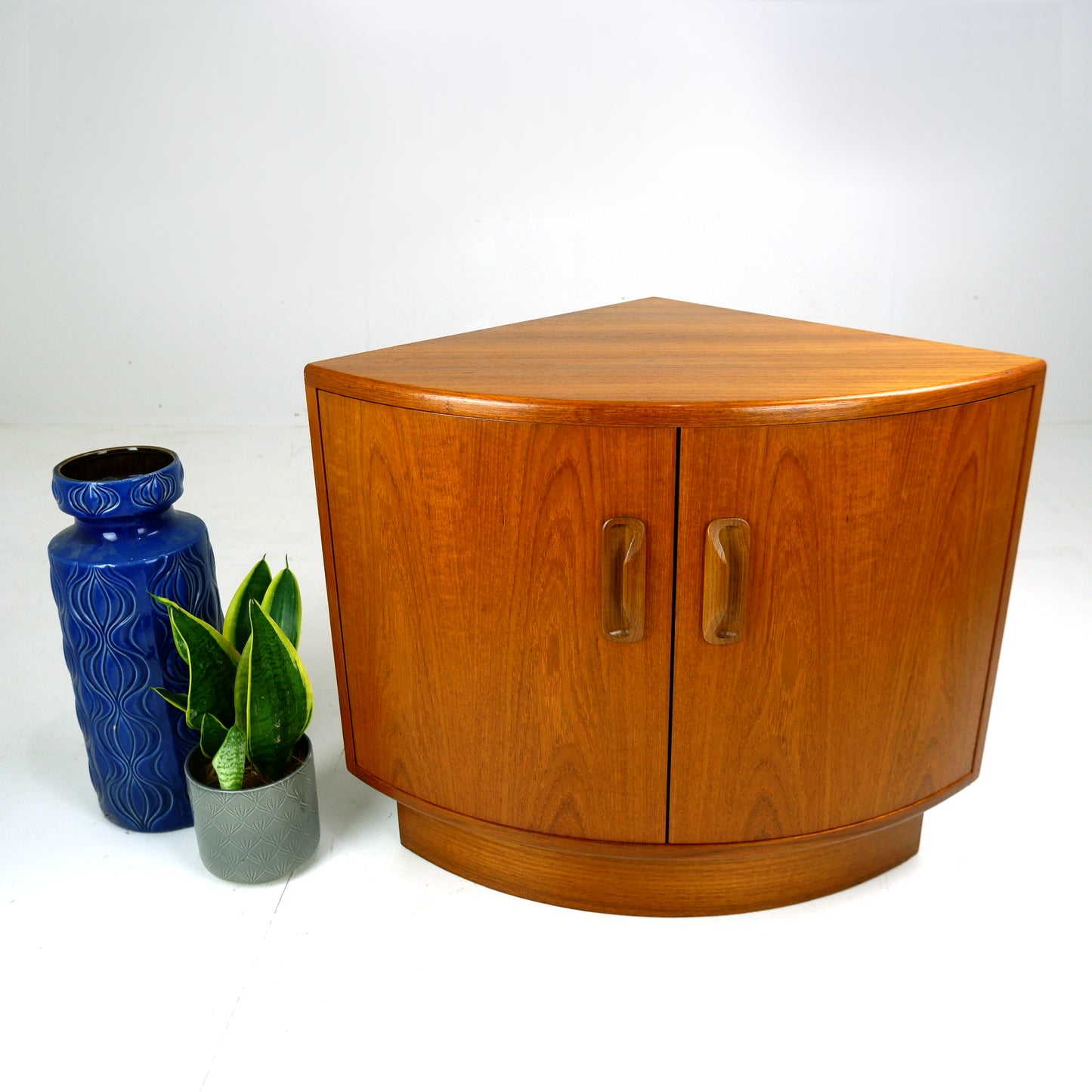 Mid Century G Plan Teak Corner Cabinet / Cupboard - Drinks/Cocktail