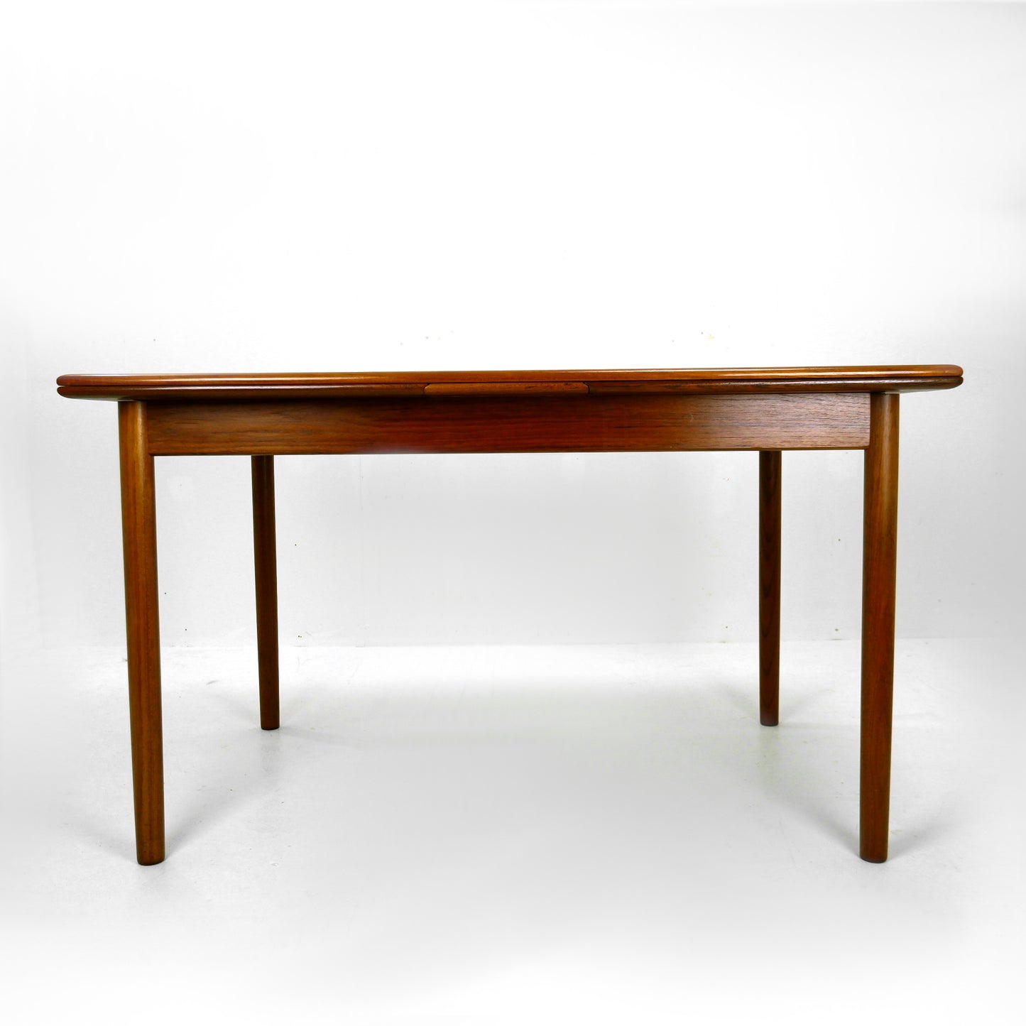 Extendable Draw Leaf Dining Table in Teak - Seats 4 to 8 - Danish Modern - Mid Century