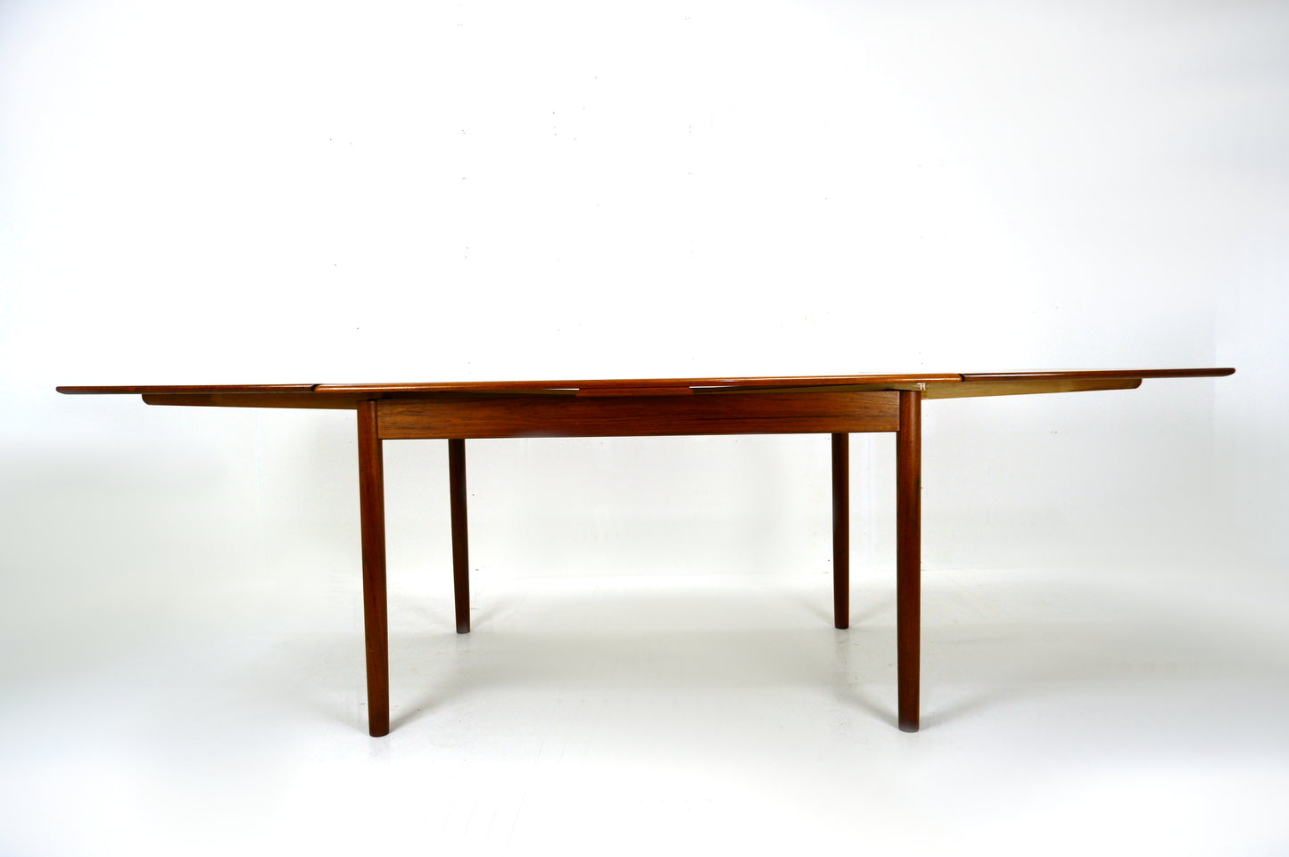 Extendable Draw Leaf Dining Table in Teak - Seats 4 to 8 - Danish Modern - Mid Century