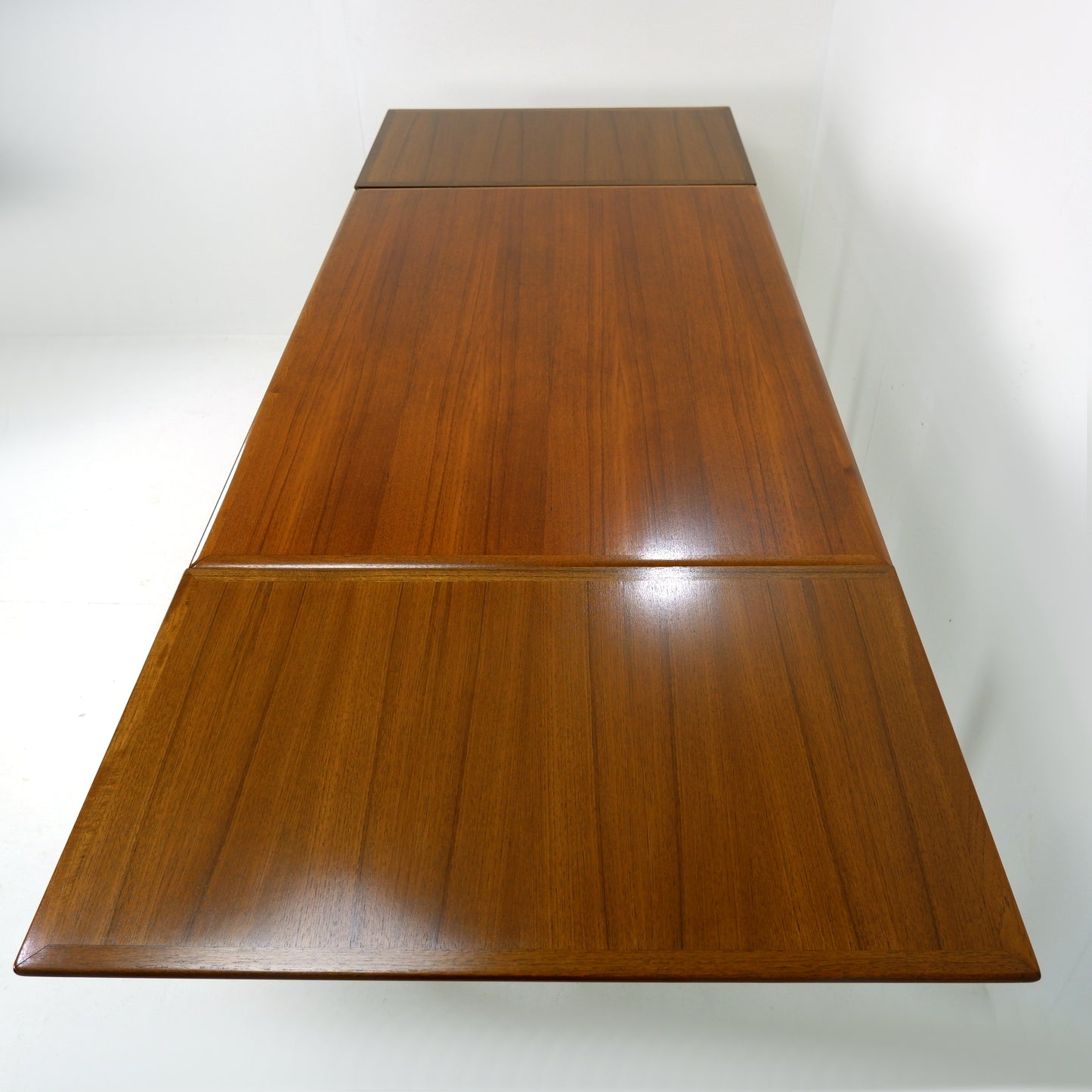 Extendable Draw Leaf Dining Table in Teak - Seats 4 to 8 - Danish Modern - Mid Century