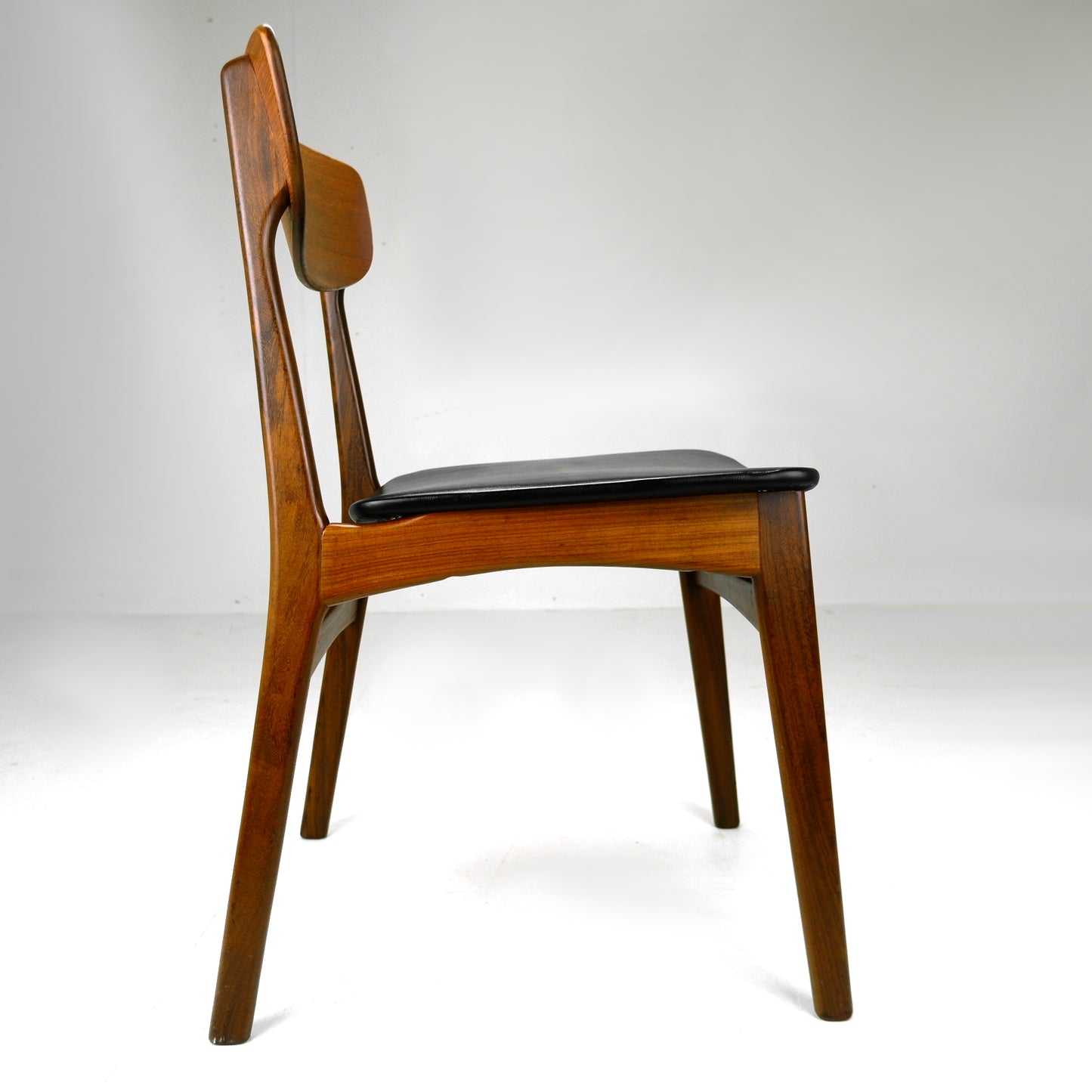 Set 6 Mid Century Dining Chairs - Danish Influance - NEW Black Vinyl Fabric