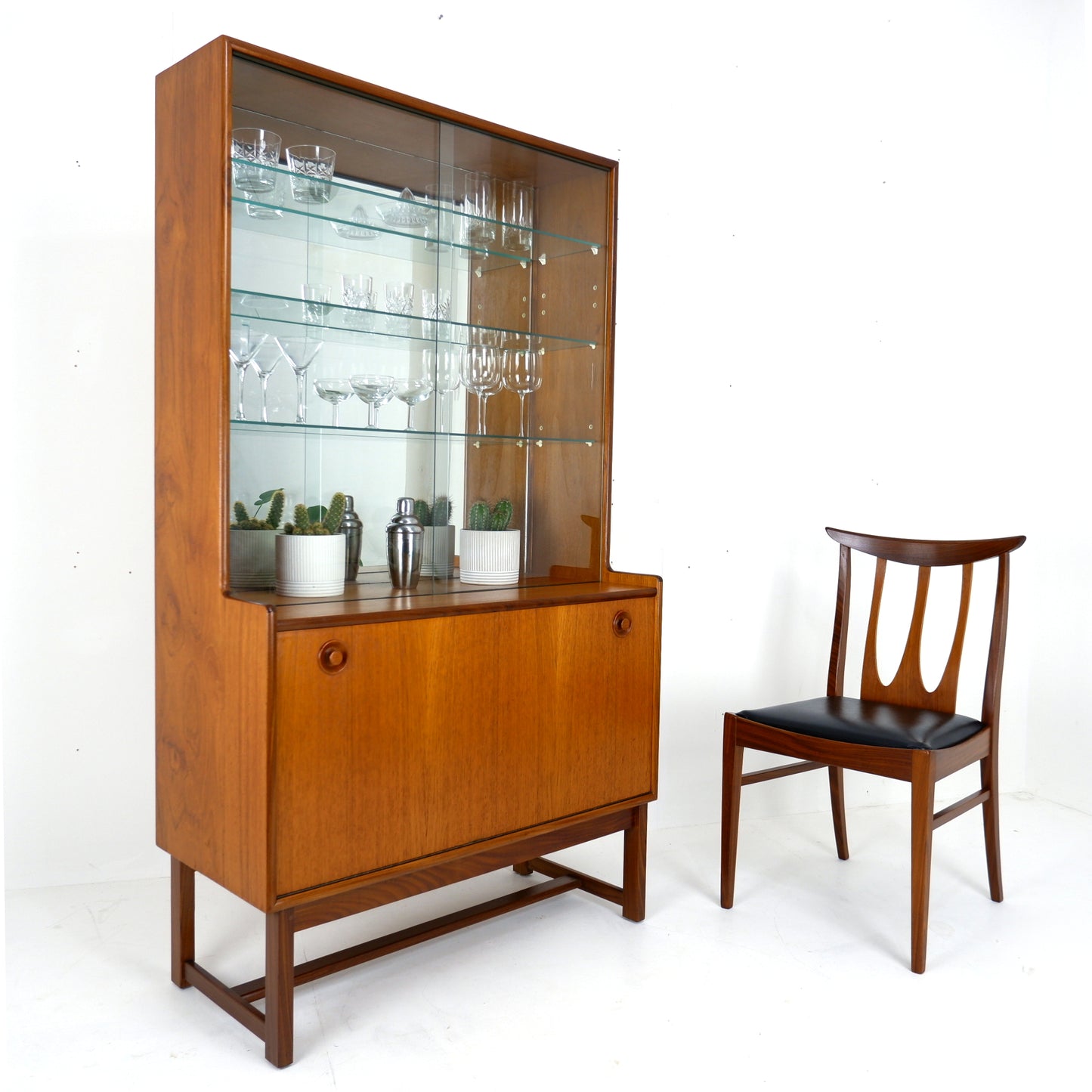 Turnidge of London Mirrored Cocktail/Drinks Cabinet in Teak and Glass - Mid Century Modern