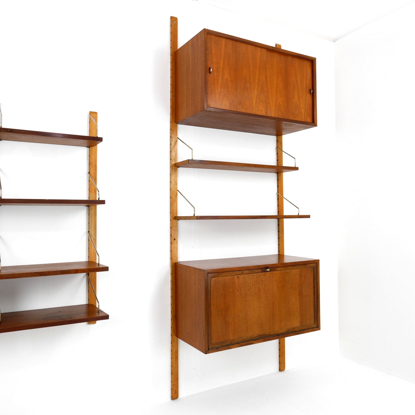 Poul Cadovius Danish Royal System Shelving Wall Unit in Teak - Cocktail/Drinks Cabinet with Bookcase Shelves