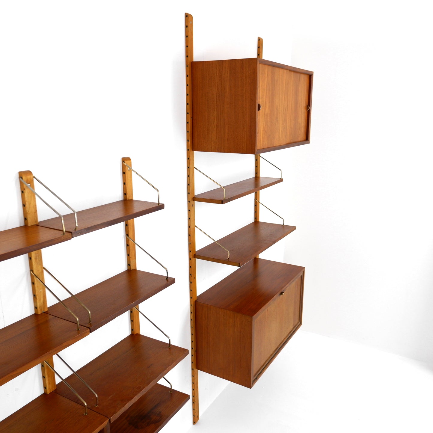 Poul Cadovius Danish Royal System Shelving Wall Unit in Teak - Cocktail/Drinks Cabinet with Bookcase Shelves