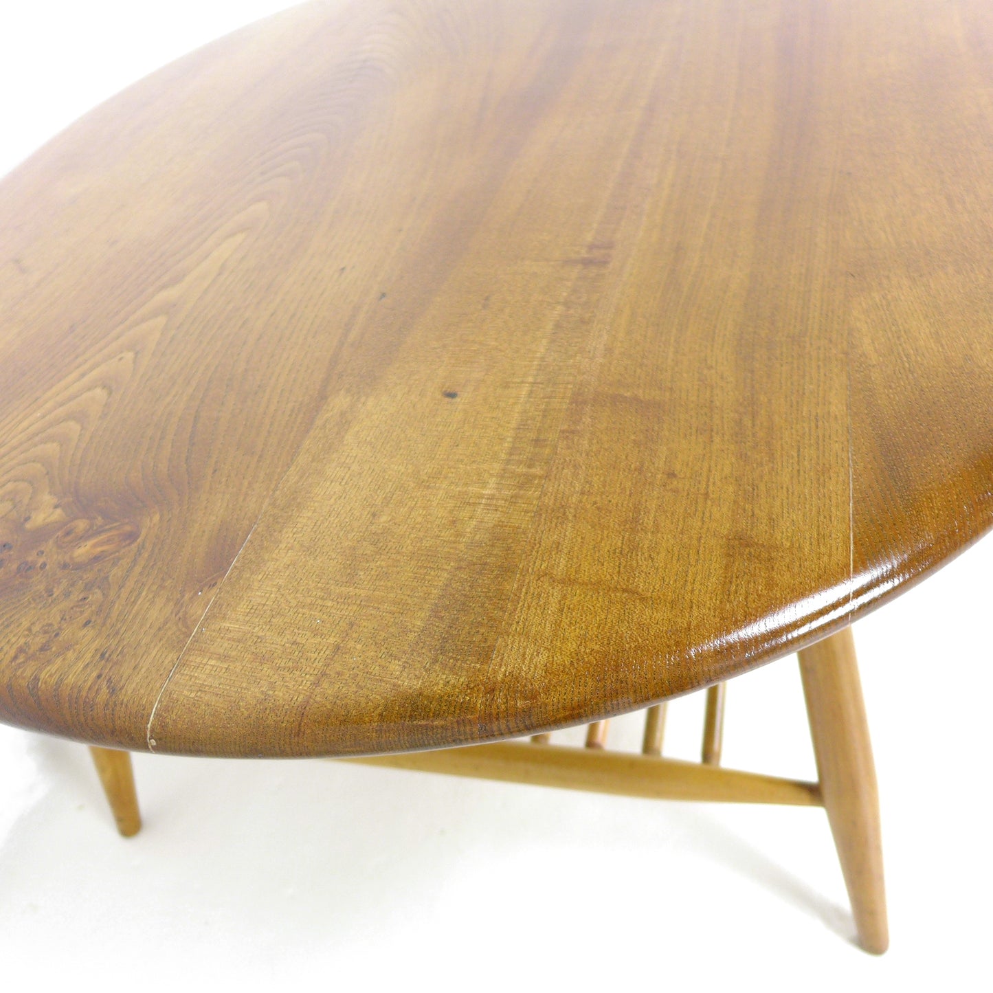 Vintage Ercol Oval Coffee Table with Magazine Rack n.o. 454 Light