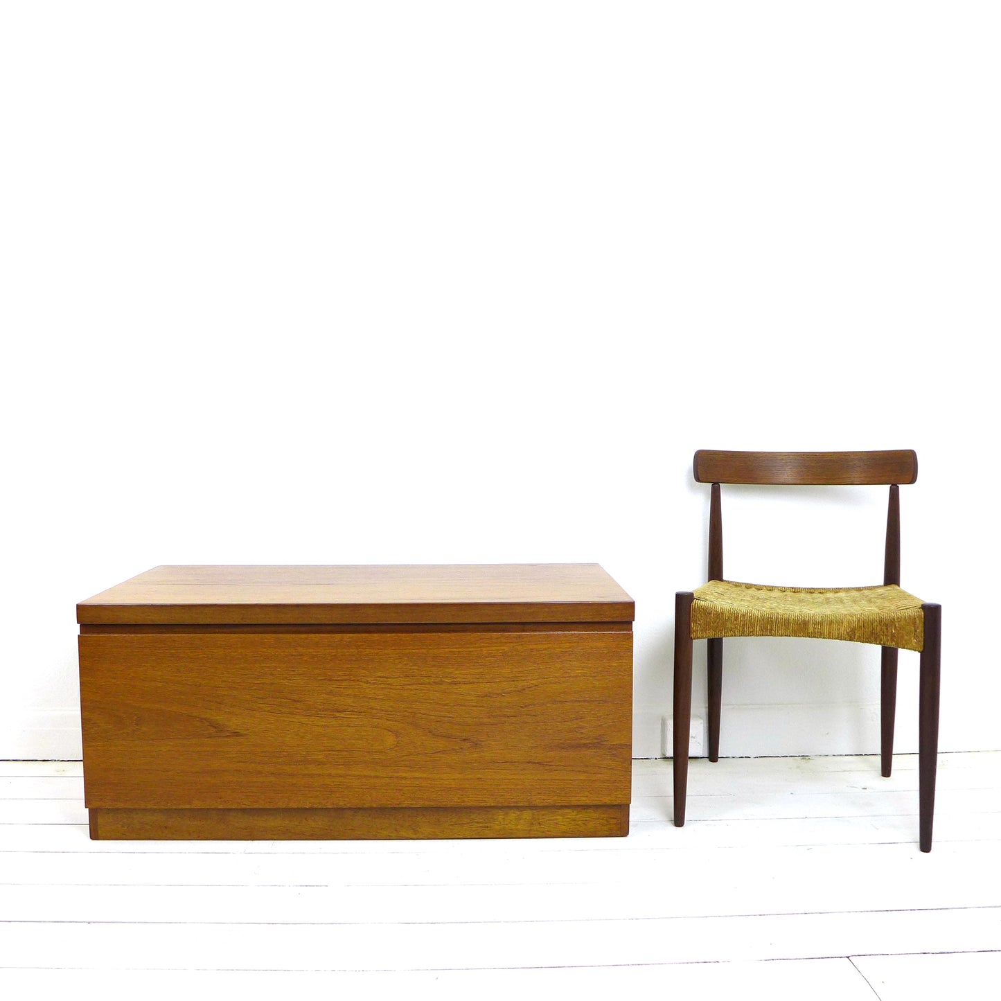 Mid Century Teak TV Stand / Record Cabinet / Compact Sideboard