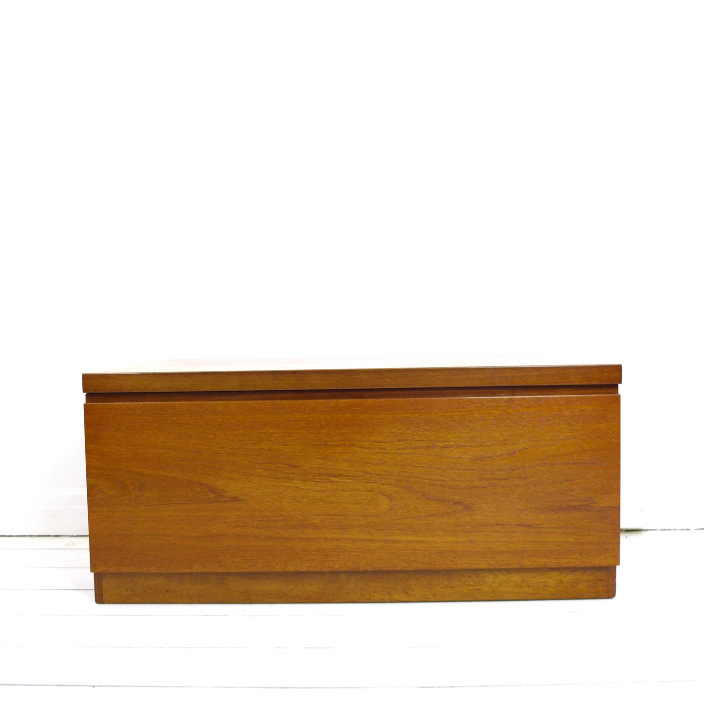 Mid Century Teak TV Stand / Record Cabinet / Compact Sideboard