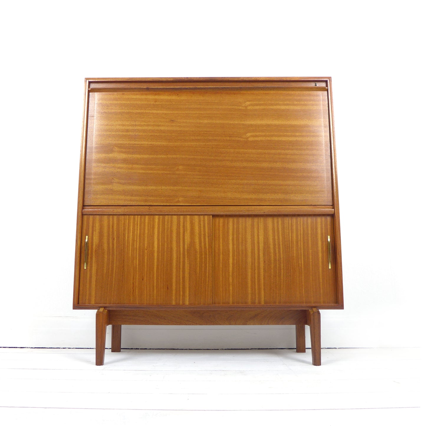 Drinks/Cocktail Cabinet in Teak by Robert Heritage for Beaver & Tapley